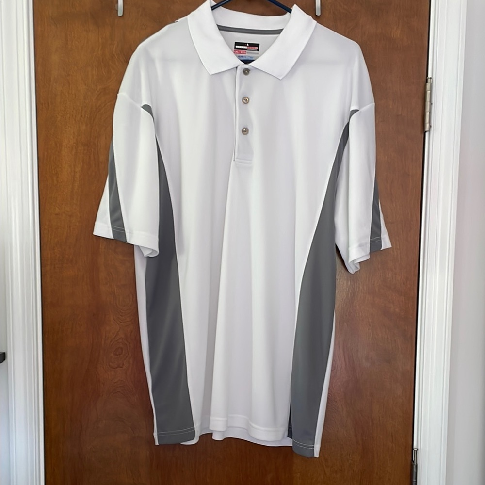 Men’s 3 button pullover short sleeve